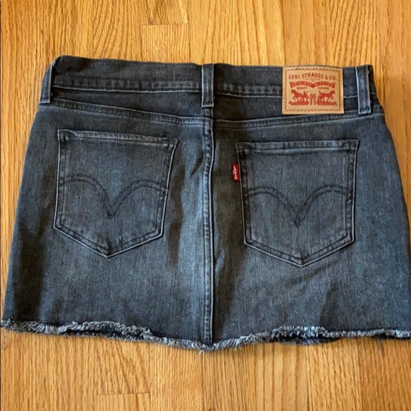 Levi’s Denim Skirt - Picture 2 of 6